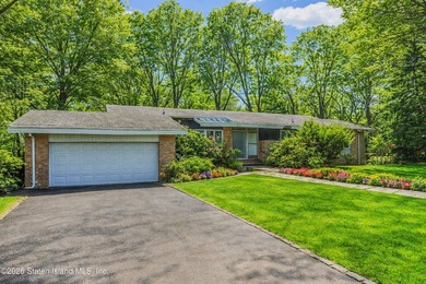 Package deal available - a rare opportunity in one of Staten - photo 6