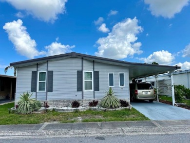 (private lake, pond, creek) Home For Sale in Largo Florida