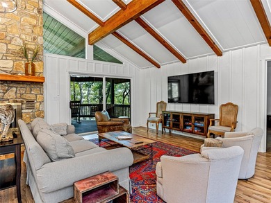 Perfectly positioned along the 18th fairway of Lake Toxaway's - photo 3