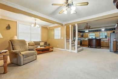 An exceptional Lake Hamilton estate, this rare offering brings - photo 7