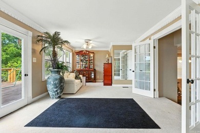 An exceptional Lake Hamilton estate, this rare offering brings - photo 9