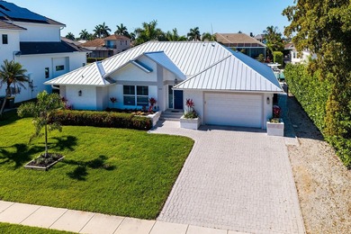 Welcome to your dream waterfront retreat! This beautifully - photo 34