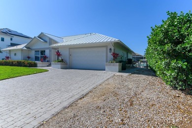Welcome to your dream waterfront retreat! This beautifully - photo 35