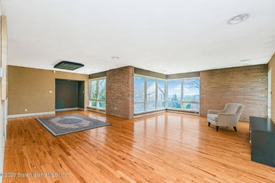 A rare opportunity in one of Staten Island's most sought-after - photo 4
