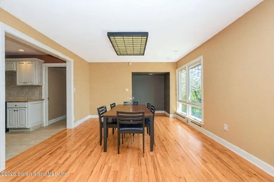 A rare opportunity in one of Staten Island's most sought-after - photo 6