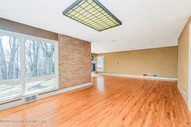 A rare opportunity in one of Staten Island's most sought-after - photo 7