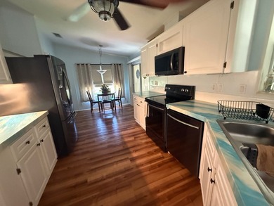 Beautifully Maintained Furnished 3-Bedroom, 2-Bath Home in - photo 8