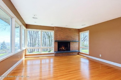 A rare opportunity in one of Staten Island's most sought-after - photo 8