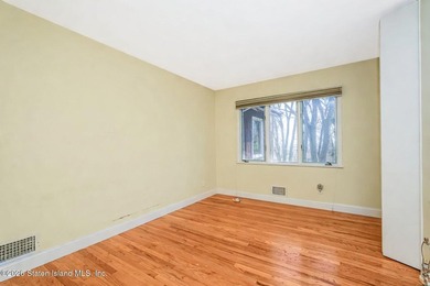A rare opportunity in one of Staten Island's most sought-after - photo 10