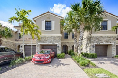 (private lake, pond, creek) Townhome/Townhouse For Sale in Wellington Florida