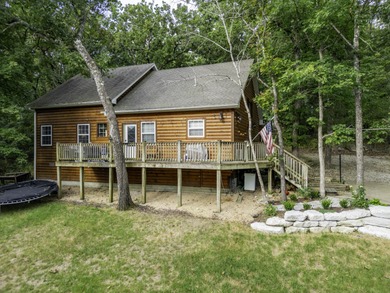 Lake Taneycomo Home For Sale in Merriam Woods Missouri