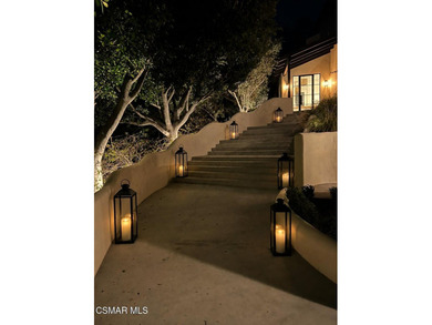 Perched high above the Malibu coast and canyons, Mulholland - photo 2