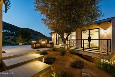 Perched high above the Malibu coast and canyons, Mulholland - photo 9