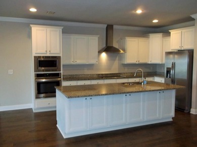 Priced to sell. Spacious 5-bedroom, 3 bath 1 story home, enter - photo 2