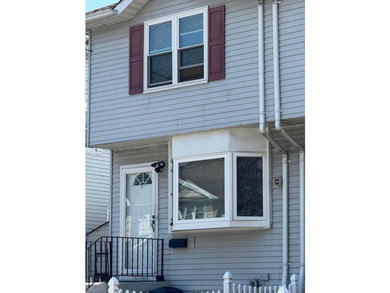 Well-Maintained home! Perfect for 1st time buyers. Nice-sized - photo 2