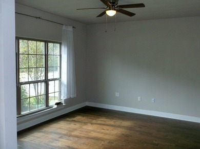 Priced to sell. Spacious 5-bedroom, 3 bath 1 story home, enter - photo 4