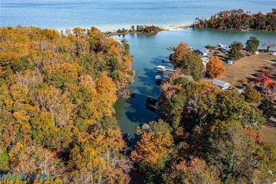 Discover waterfront living at its finest! This charming ranch - photo 21