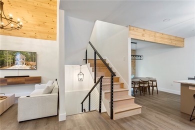 ****Fully furnished and move-in ready-just bring your - photo 2
