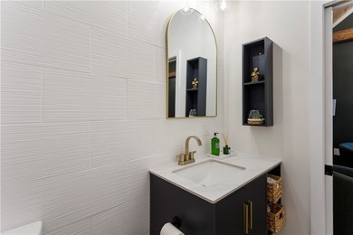 ****Fully furnished and move-in ready-just bring your - photo 9