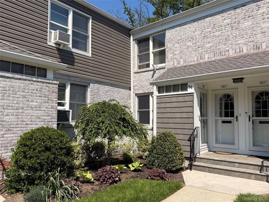 Fully Renovated 2 Bedroom Lower Unit Offering a Bright - photo 3