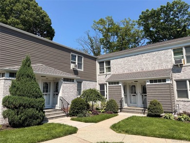 Fully Renovated 2 Bedroom Lower Unit Offering a Bright - photo 4