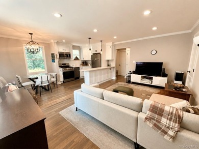 Fully Renovated 2 Bedroom Lower Unit Offering a Bright - photo 5
