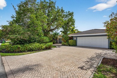 Sought after Coral Ridge Country Club Estates! Oversized 3 bed 3 - photo 1