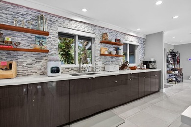 Sought after Coral Ridge Country Club Estates! Oversized 3 bed 3 - photo 8