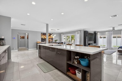 Sought after Coral Ridge Country Club Estates! Oversized 3 bed 3 - photo 9