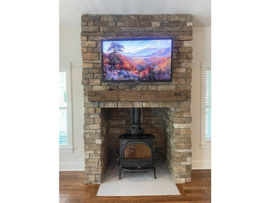 3 or 4 bedroom. 2.5 bath. Currently offered below appraisal of - photo 8