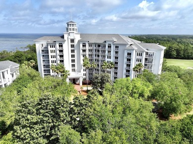 Beautifully perched on the seventh floor, this light and airy - photo 1