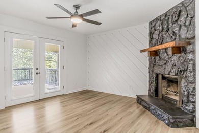 Welcome to this beautifully fully renovated, move-in-ready - photo 6