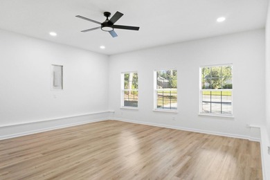 Welcome to this beautifully fully renovated, move-in-ready - photo 9