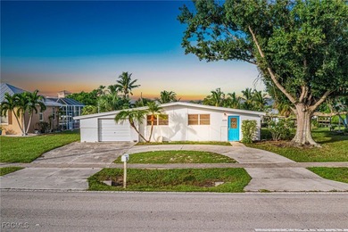 Port Charlotte Waterway Area Home For Sale in Port Charlotte Florida