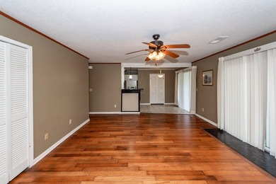 Perfect for first-time buyers or savvy investors!Welcome to this - photo 8