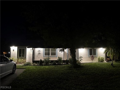 Welcome to this beautifully maintained 3-bedroom, 2-bathroom - photo 2