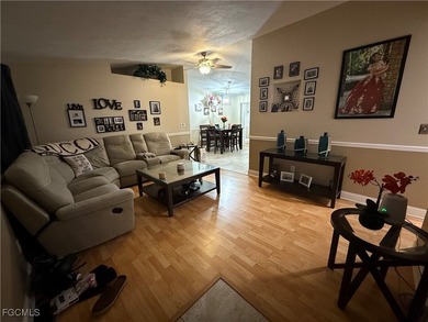 Welcome to this beautifully maintained 3-bedroom, 2-bathroom - photo 3