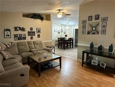 Welcome to this beautifully maintained 3-bedroom, 2-bathroom - photo 4