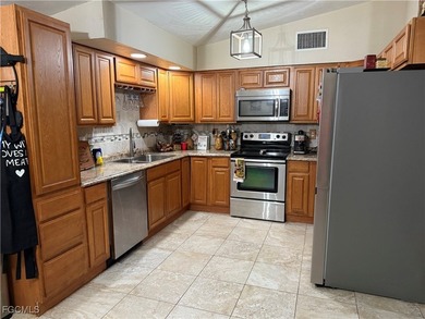 Welcome to this beautifully maintained 3-bedroom, 2-bathroom - photo 6