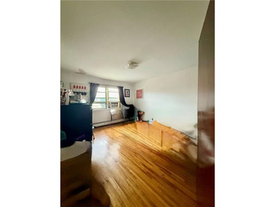 Prime Bensonhurst semi-detached 3-family property on an - photo 3