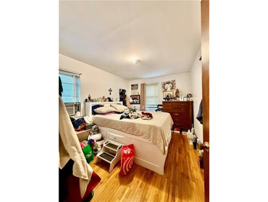 Prime Bensonhurst semi-detached 3-family property on an - photo 4