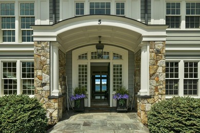 EXCEPTIONAL WATERFRONT ESTATE with 2.29 acres of land, a DOCK - photo 4