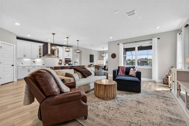 Welcome to 3709 Savanna Palms Ct in Bradenton--a STUNNING - photo 4