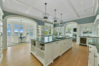 EXCEPTIONAL WATERFRONT ESTATE with 2.29 acres of land, a DOCK - photo 8