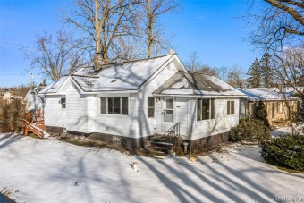 Long Lake - Oakland County Home For Sale in White Lake Michigan