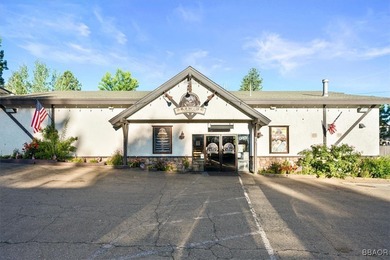 Amazing opportunity to own a spectacular commercial property in - photo 2