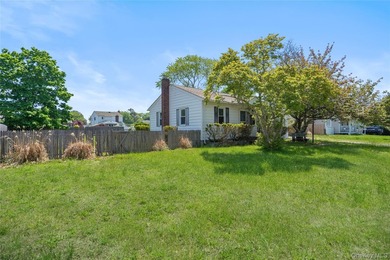 Welcome to this charming 3-bedroom, 1-bath home offering comfort - photo 2
