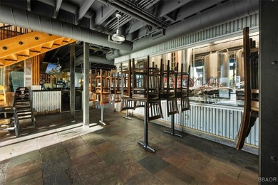 Amazing opportunity to own a spectacular commercial property in - photo 4