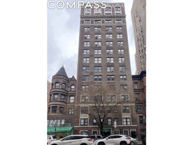 Showings By Appointment Only. Perched in the heart of Manhattan - photo 3