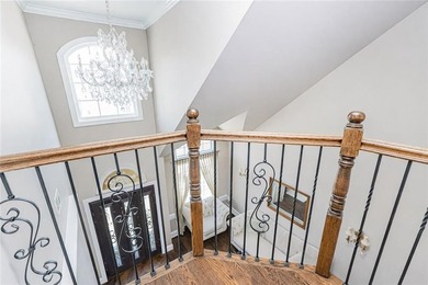 Stunning Southeast Annandale Two-Family Home on Private - photo 16